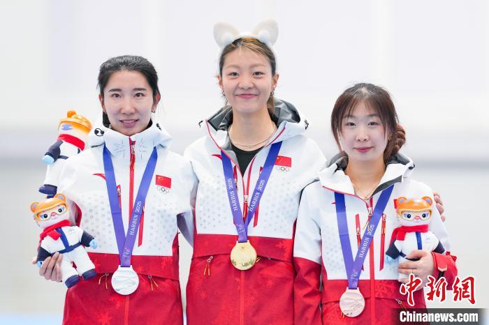 哈尔滨亚冬会见证新人泉