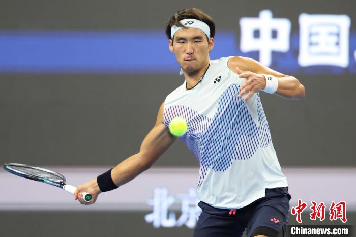 布云朝克特不敌辛纳，张帅晋级女单八强，阿尔