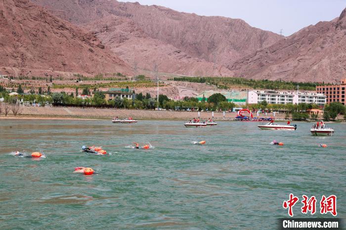 国际泳士挑战黄河极限 258名选手开启高原赛事征