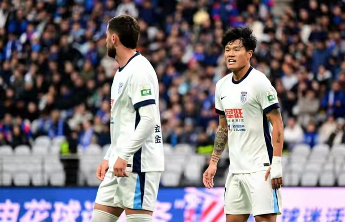 大连英博两连败引质疑 李昂防守失误遭炮轰