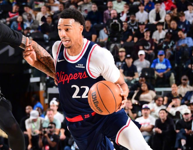 伦纳德爆发率队狂胜雄鹿 快船稳居西部第八