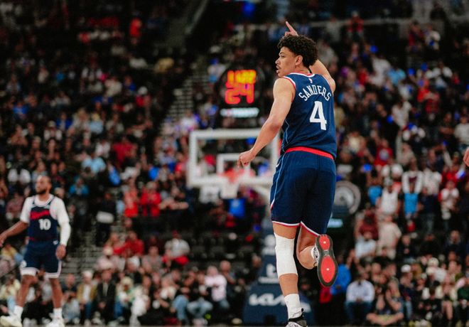 伦纳德爆发率队狂胜雄鹿 快船稳居西部第八