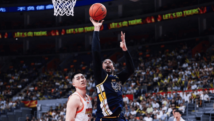 广东男篮力克江苏肯帝亚 年轻球员集体爆发助队