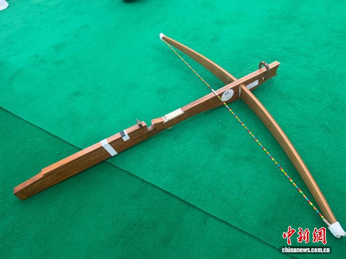 百步穿杨的00后射弩手盛钢：在内蒙古民族传统体