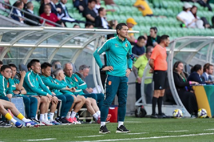 邵佳一坦言全责 国足0比