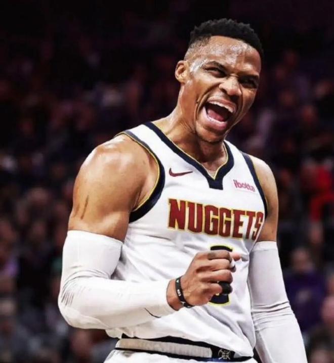 威少接近历史三万+一万篮板+一万助攻成就 未来