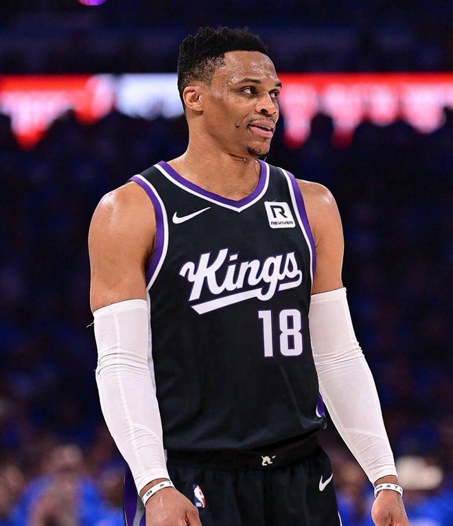 威少接近历史三万+一万篮板+一万助攻成就 未来